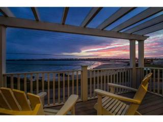 28 Esplanade, Middletown RI  02842-6021 exterior