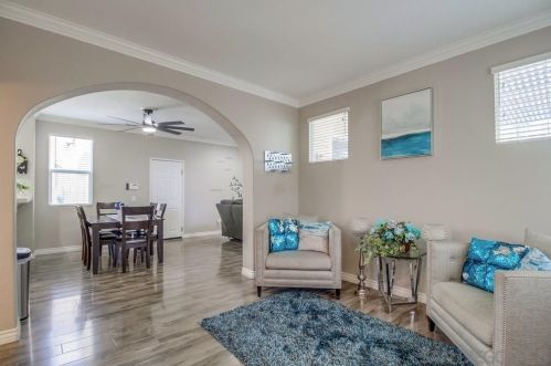 922 Teatro Cir, El Cajon, CA 92021-5183