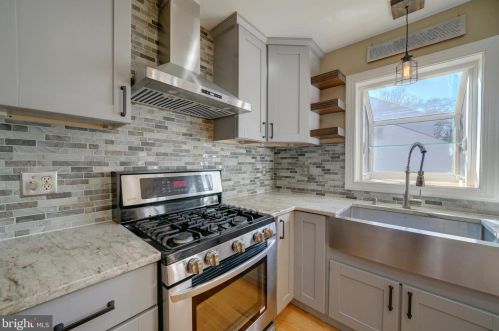 1900 Autumn Ridge Cir, Silver Spring MD 20906-5826 exterior