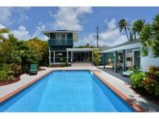 217 Kalama St, Kailua, HI 96734-2042