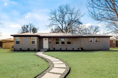 3767 Matson St, Fort Worth, TX 76117-2819