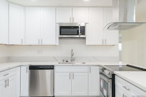 337 1st St, El Cajon, CA 92019-4705