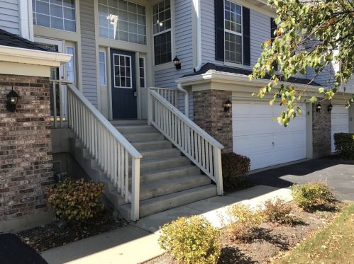 2754 Cedar Glen Dr, Arlington Hts IL  60005-4677 exterior