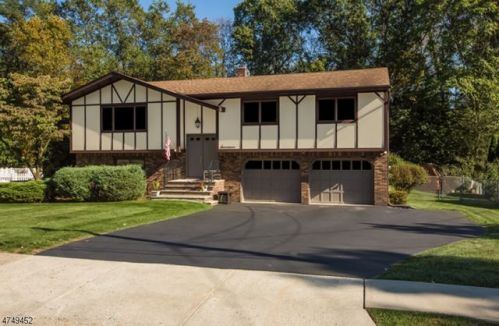 17 Notchwood Rd, Kinnelon, NJ 07405-1929