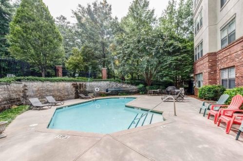 5559 Glenridge Dr, Atlanta GA  30342-7201 exterior