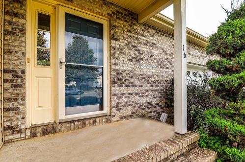 16 Dogwood Ct, Cliffwood, NJ 07721-1270
