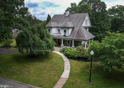 2315 Magnolia Dr, Harrisburg, PA 17104-1419