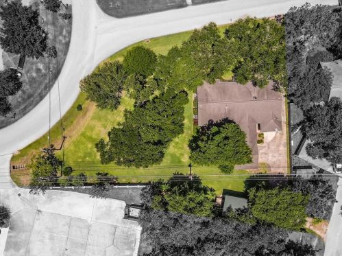 2006 Willowwisp, Taylor Lake Village TX  77586-3311 exterior