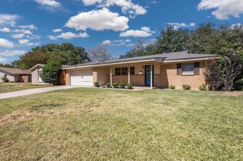 7036 Treehaven Rd, Fort Worth, TX 76116-9034