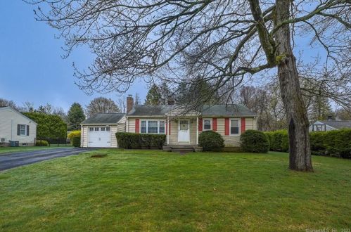 23 Salem Rd, Waterbury, CT 06712-1516