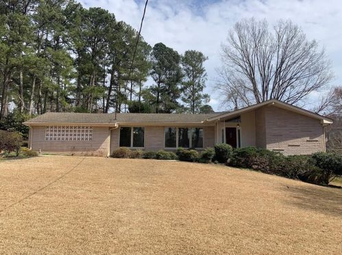 2743 Peppermint Dr, Tucker, GA 30084-2320