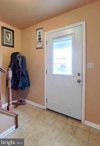 3074 Todd Ln, Lancaster, PA 17601-1350