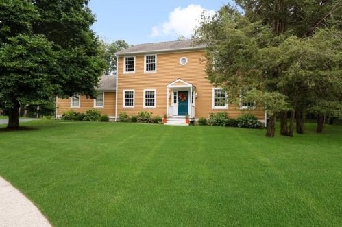 60 Arrowhead Way, Warwick, RI 02886-8587