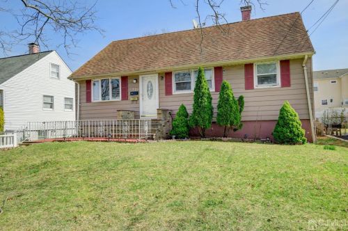 125 Worth St, Iselin, NJ 08830-2456