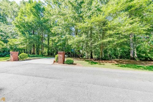 30 Upland Ln, Oxford, GA 30054-2920