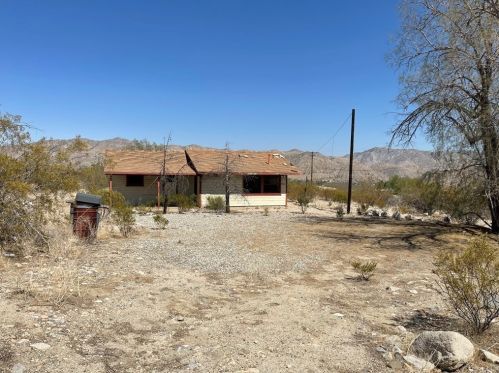 9141 Navajo Trl, Morongo Valley, CA 92256-9546