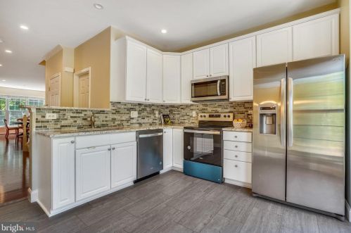 11511 Wild Hawthorn Ct, Herndon, VA 20194-1023