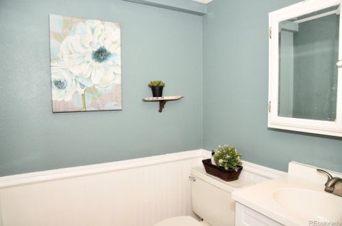 11582 Albion St, Denver CO 80246-5610 exterior