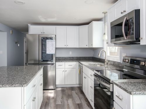 46 Cushing Ave, Nashua, NH 03064-1816