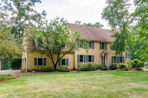 150 Farley Rd, Hollis, NH 03049-5917