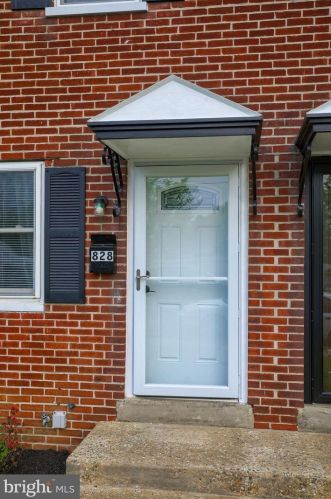 828 Lafayette St, Lancaster, PA 17603-5409