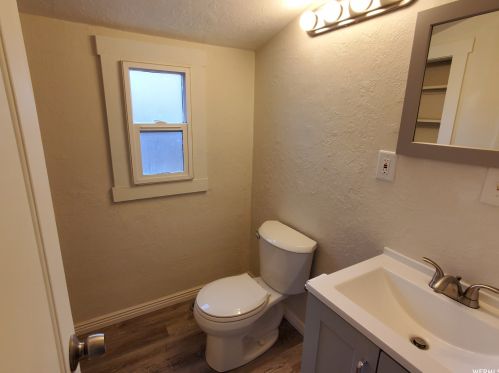 403 700, Perry UT 84302-1621 exterior