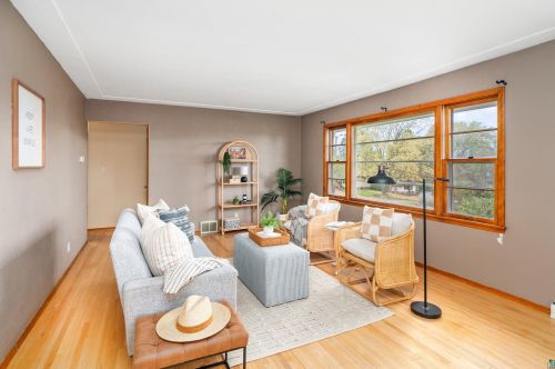 1523 Boulevard Pl, Duluth, MN 55811-2718