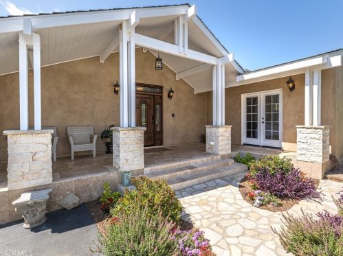 8 Stallion Rd, Palos Verdes Estates, CA 90275-5257