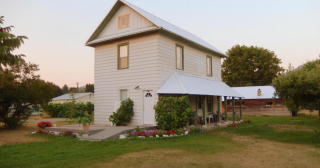 307 Center St, Chewelah, WA 99109-9230