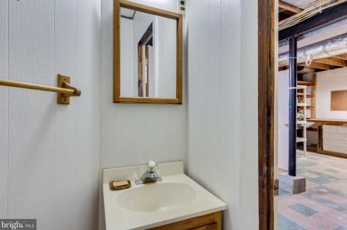 10408 Insley St, Silver Spring MD 20902-4936 exterior