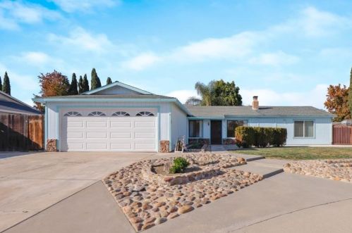 339 Lannis Ct, Ripon, CA 95366-2836
