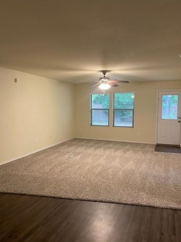 1604 Leafhopper Ln, Conroe TX  77301-5306 exterior
