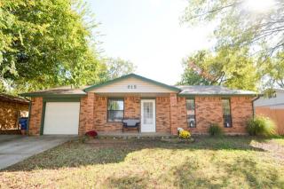 612 Meadowlake Dr, Noble, OK 73068-8202