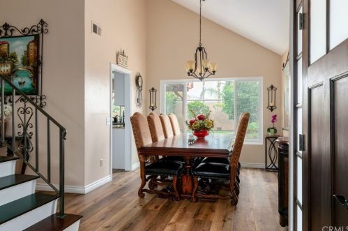 8450 Tamarind Ln, Riverside CA  92509-5180 exterior