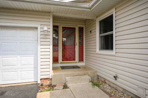 739 Michigan Ln, Elk Grove Vlg, IL 60007-2909