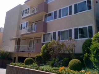 11635 Mayfield Ave, Los Angeles CA  90049-5785 exterior