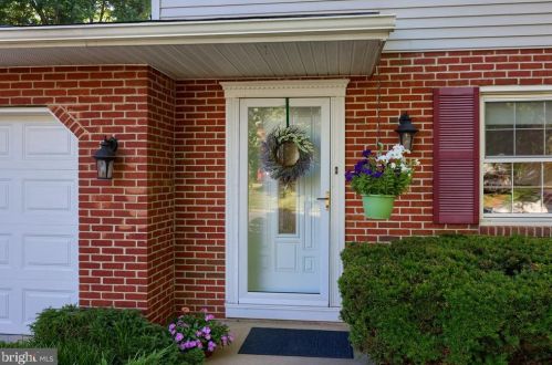 1026 Monticello Ln, Lancaster PA  17603-9407 exterior