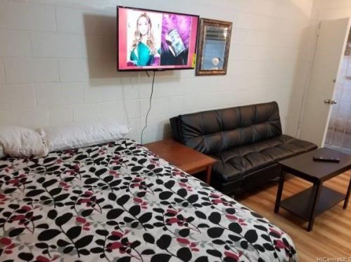 1712 Fern St, Honolulu HI  96826-3701 exterior