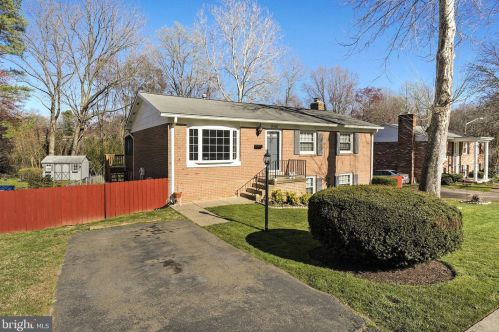 13825 Gilbert Rd, Woodbridge, VA 22193-2505
