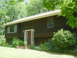 10 Maplewood Dr, Tuftonboro, NH 03894-4024