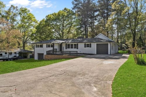 2343 Woodridge Dr, Marietta, GA 30066-5335