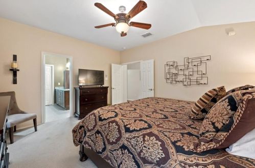 8905 Campo Verde Ct, Austin TX  78749-3673 exterior