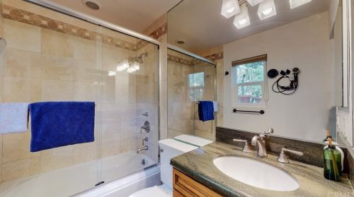 2471 Chevy Chase Dr, Glendale CA  91205-3085 exterior