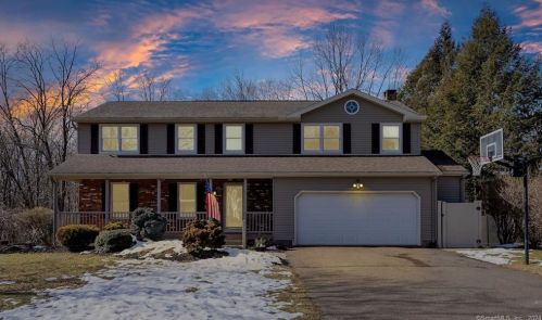 35 Kent Ln, Wapping, CT 06074-2233