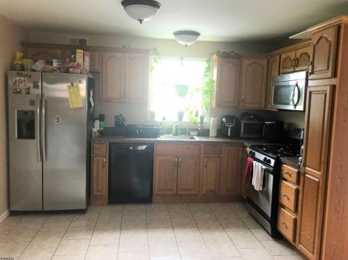 321 Boesel Ave, Manville, NJ 08835-2323