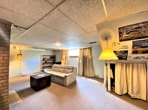 747 Newton St, Gary IN  46405-1131 exterior