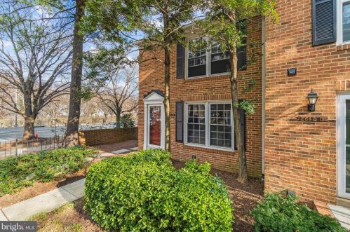 2612 Arlington Mill Dr, Arlington, VA 22206-3390