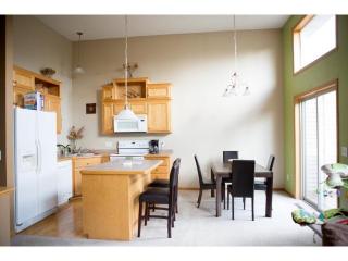 1051 Drew Dr, Saint Paul, MN 55129-6206