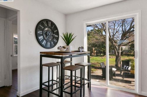 1570 Plz Dr, San Leandro CA 94578-1968 exterior