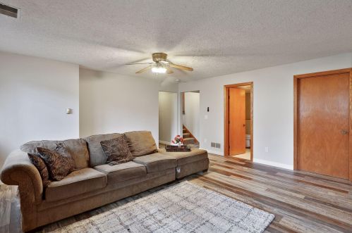 1131 Goodview Ave, Saint Paul MN  55128-6129 exterior